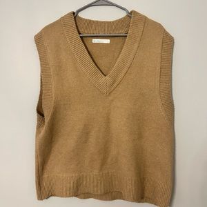 Oak and Fort Camel Sweater Vest, size Small